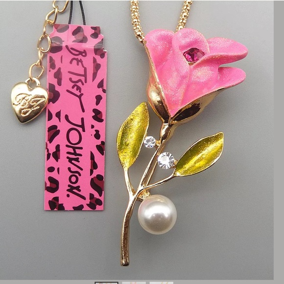 Betsy Johnson pearl pendant - Picture 2 of 3